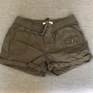 Twik cargo shorts size 7
